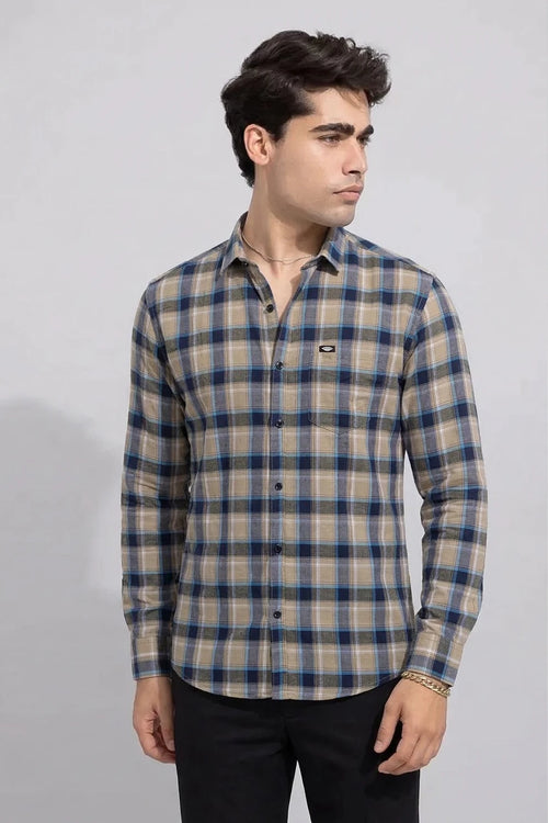 Men Regular Fit Checkered Spread Collar Casual Shirt